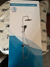 Colonne de douche avec étagère