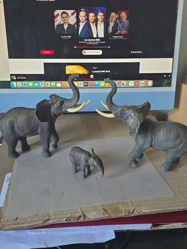 Famille elephants figurines - elephants,