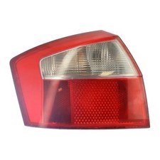 Feu arriere principal gauche