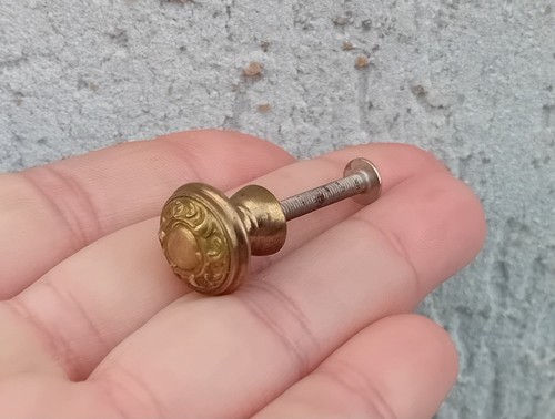Antique handle button - button, small