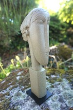 MO06  FIGURINE STATUETTE