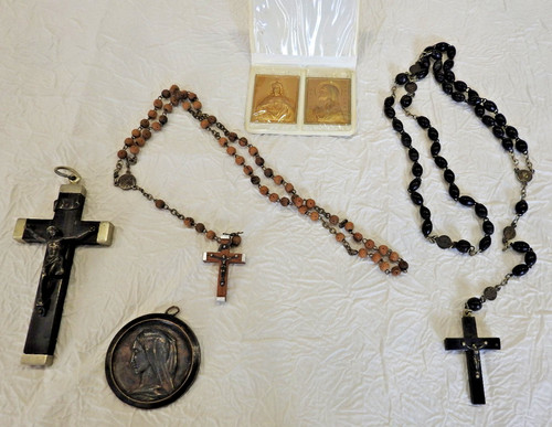 Lot médailles religieuses - médailles,