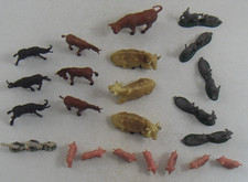 Lot de 23 Figurines Anciennes