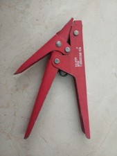 Pince pour colliers plastiques