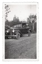 C211 Renault Monaquatre. Femme