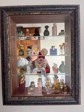 Vitrine en bois et miroir avec