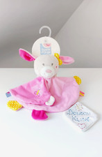 Doudou Plat/Mouchoir Rond Chien/Lapin Rose Noeud Papillon Jaune  -  Sucre D'orge