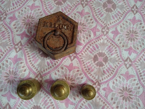 Lot anciens poids - de,