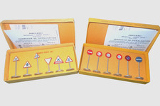 Boites   PANNEAUX de