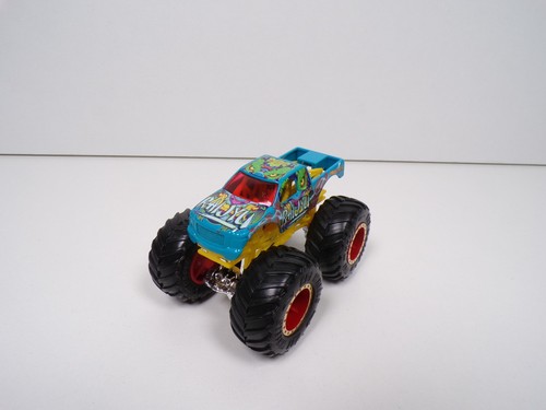 Monster trucks hot wheels - hot,