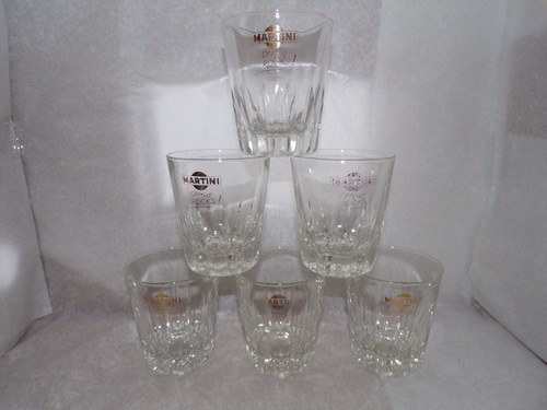 Verres martini on the - x,