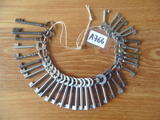 LOT A766 DE 36 PETITES CLÉ