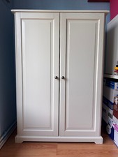 Armoire IKEA avec plinthe blanc 90x136 cm en très bon état générale