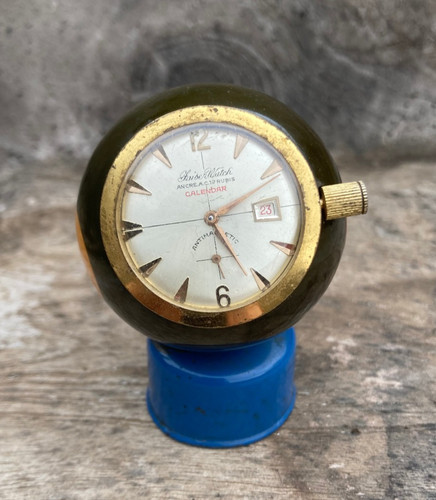Montre dans boule de - boule,