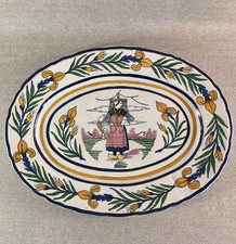 BEAU PLAT EN CERAMIQUE FAIENCE PROBABLE HB QUIMPER PAUL FOUILLEN " BOURG "(1/2)