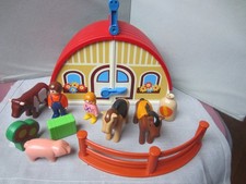 Lot playmobil 123 :  centre equestre ferme  transportable , personnage animaux .