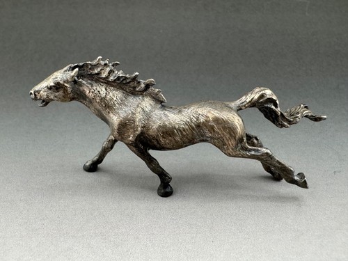 Horse stallion 800 fine - stallion, 80%