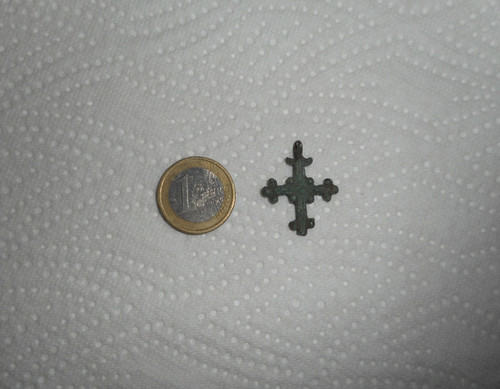 Pendentif petite croix plate - petite,