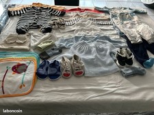 LOT DE VETEMENTS POUR BEBE