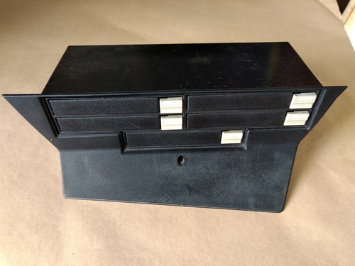 Cassette holder panel center