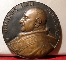 1968 72mm FRENCH ART MEDAL pope John XXIII by Rousseau Joannes Pont Max Servant 