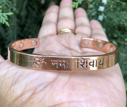 Bracelet manchette magnétique
