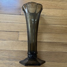 Circa 1930. Grand vase Signé
