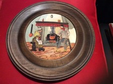 Assiette bois - Signé  PEN -