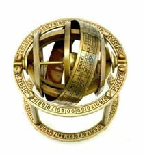 Globe céleste armillaire finition laiton antique avec gravures du zodiaque...