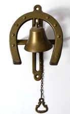 Cloche d'entrée, décor fer