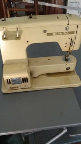 Ancienne machine coudre - ancienne, à