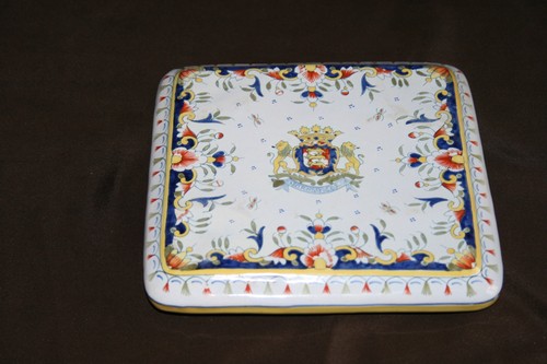 Dessous plat ancien en - dessous,