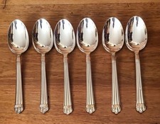 Six cuillères à dessert -