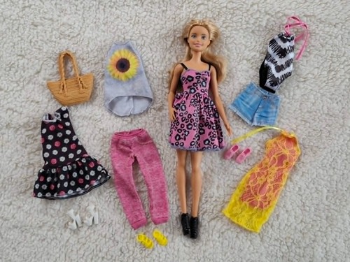 Barbie pink passport - barbie,