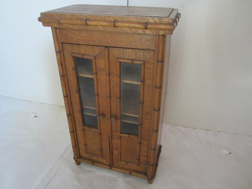 Ancienne armoire vitrée - ,