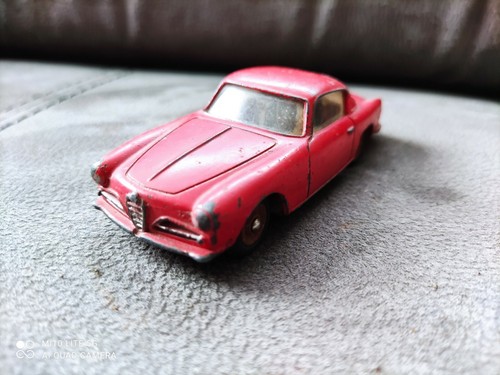 Alta romeo coupé 1955 dinky - coupé,