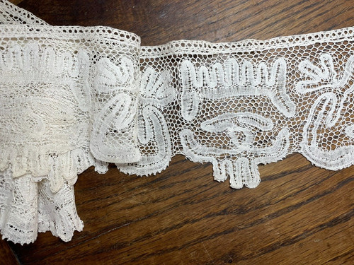 Beau volant dentelle aux - volant,