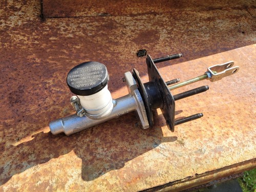 Cylindre emetteur embrayage - cylindre,