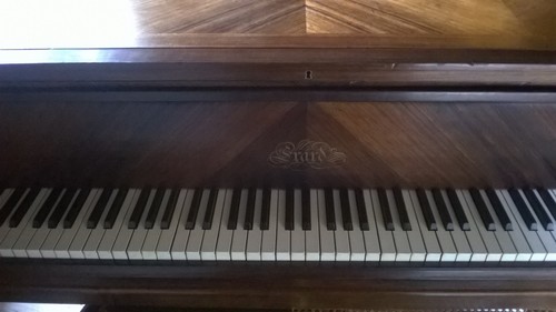 Piano grand quart - piano,