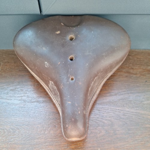 Ancienne selle cuir lionrone - selle,