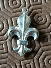 Pendentif Fleur de Lys*