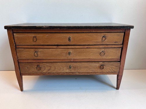 Très rare commode poupée - rare,