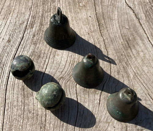 Lot petites cloches - de,
