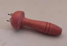 Ancien tricotin en bois peint