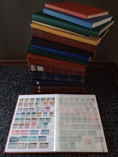 Grand carton relais timbres - de,