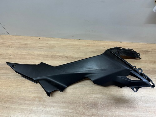Cache carenage plastique - un,