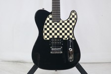 Squier by Fender AVRIL LAVIGNE