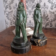 Max Le Verrier serre livres