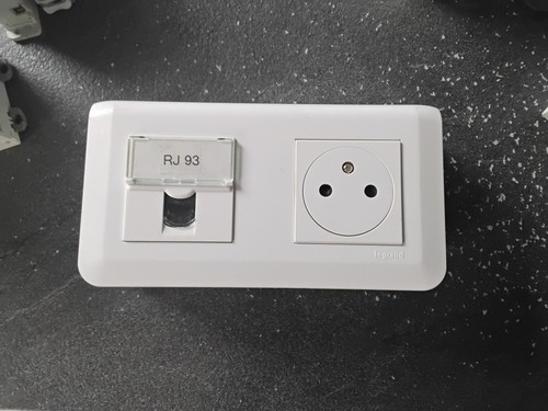 Prise rj45 t - et, 2p+t