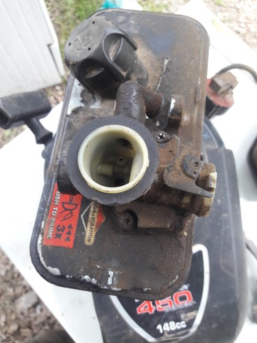 Carburateur reservoir pour - et,